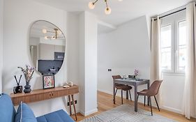 Luxurious Flat In The Center